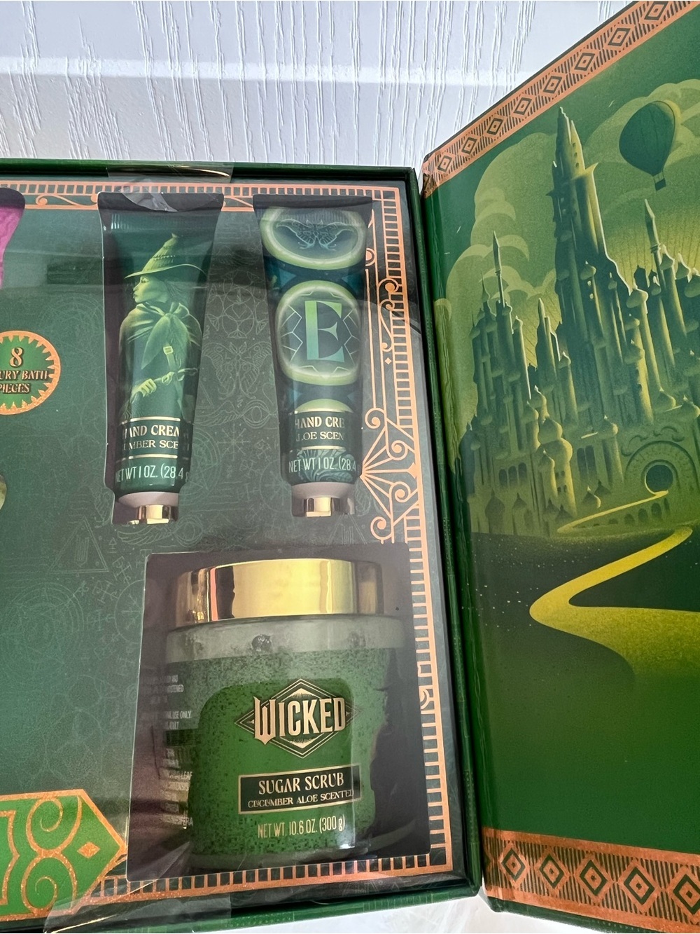 šš Wicked Luxury Bath Collection ā 8 Piece Gift Set Universal Studios Brand New - Picture 5 of 6